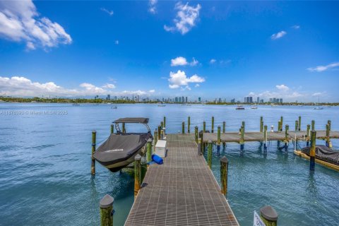 Купить кондоминиум в Майами-Бич, Флорида 1 спальня, 69.68м2, № 1922929 - фото 17