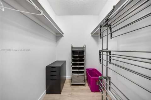 Купить кондоминиум в Майами-Бич, Флорида 1 спальня, 69.68м2, № 1922929 - фото 12