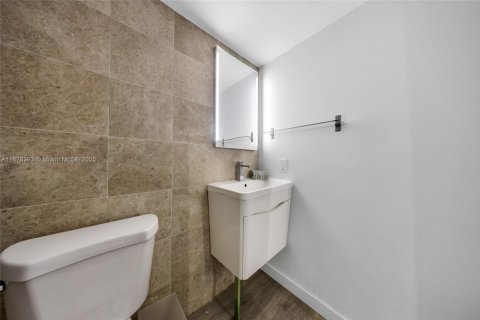 Купить кондоминиум в Майами-Бич, Флорида 1 спальня, 69.68м2, № 1922929 - фото 24