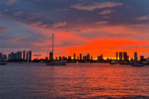 Купить кондоминиум в Майами-Бич, Флорида 1 спальня, 69.68м2, № 1922929 - фото 2