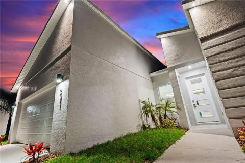 Casa en alquiler en Kissimmee, Florida, 4 dormitorios, 150.78 m2 № 1884610 - foto 3