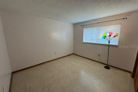 Villa ou maison à louer à Spring Hill, Floride: 3 chambres, 147.81 m2 № 2314820 - photo 18