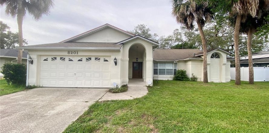 Villa ou maison à Spring Hill, Floride 3 chambres, 147.81 m2 № 2314820