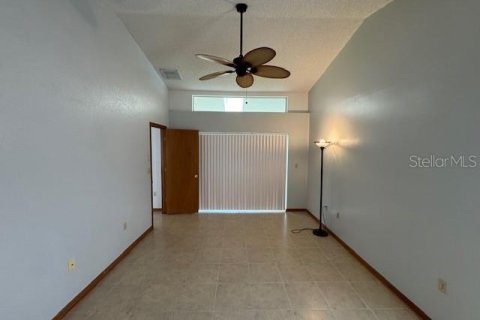 Villa ou maison à louer à Spring Hill, Floride: 3 chambres, 147.81 m2 № 2314820 - photo 15