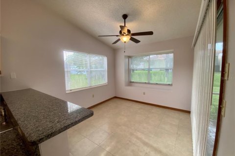 Villa ou maison à louer à Spring Hill, Floride: 3 chambres, 147.81 m2 № 2314820 - photo 14