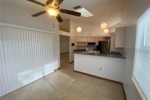 Villa ou maison à louer à Spring Hill, Floride: 3 chambres, 147.81 m2 № 2314820 - photo 13