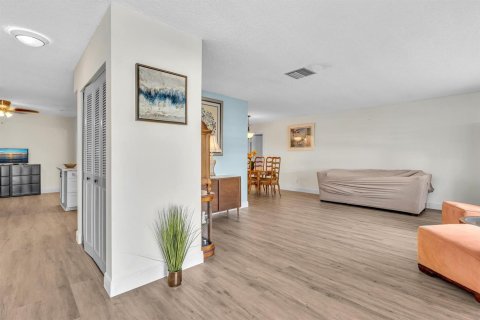 Купить виллу или дом в Тамарак, Флорида 1 комната, 153.47м2, № 2254608 - фото 5
