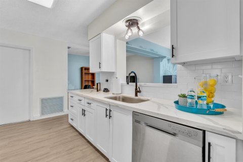 Купить виллу или дом в Тамарак, Флорида 1 комната, 153.47м2, № 2254608 - фото 7