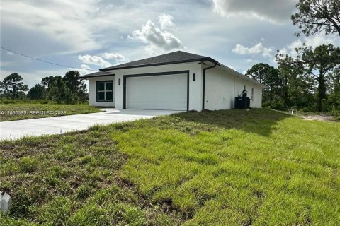 Casa en Lehigh Acres, Florida 4 dormitorios, 153.47 m2 № 2098078