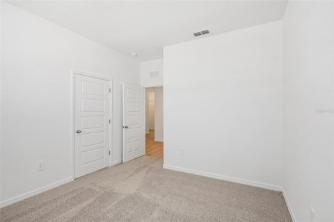 House in Lakeland, Florida 5 bedrooms, 231.33 sq.m. № 2113692 - photo 17