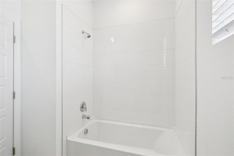 House in Lakeland, Florida 5 bedrooms, 231.33 sq.m. № 2113692 - photo 19