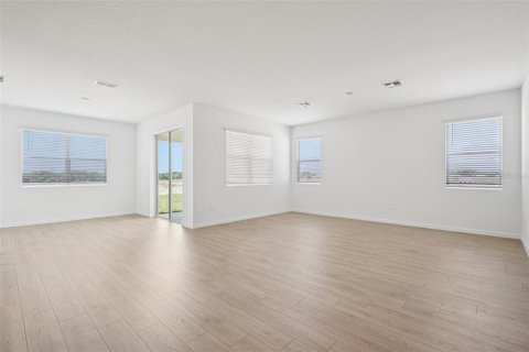 House in Lakeland, Florida 5 bedrooms, 231.33 sq.m. № 2113692 - photo 5
