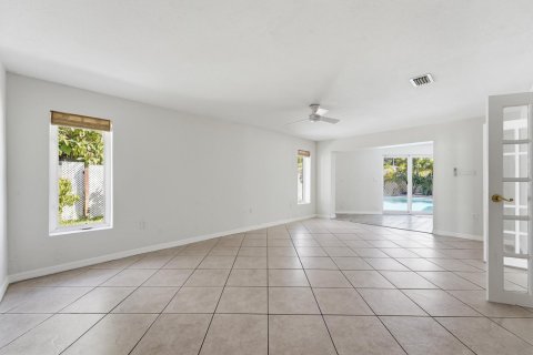 Villa ou maison à louer à Fort Lauderdale, Floride: 4 chambres, 220.36 m2 № 2085538 - photo 15