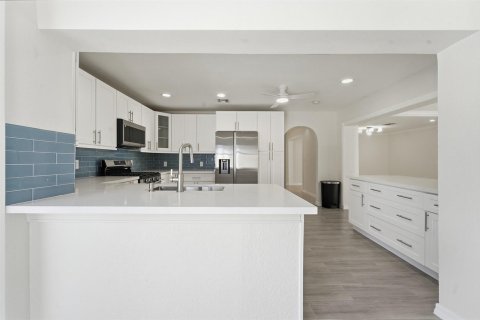Villa ou maison à louer à Fort Lauderdale, Floride: 4 chambres, 220.36 m2 № 2085538 - photo 12