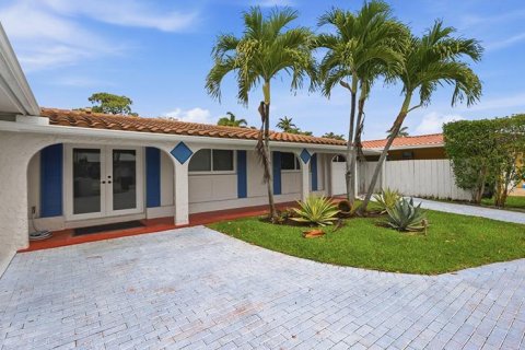 Villa ou maison à louer à Fort Lauderdale, Floride: 4 chambres, 220.36 m2 № 2085538 - photo 3