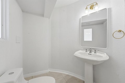 Villa ou maison à louer à Fort Lauderdale, Floride: 4 chambres, 220.36 m2 № 2085538 - photo 11