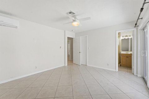 Villa ou maison à louer à Fort Lauderdale, Floride: 4 chambres, 220.36 m2 № 2085538 - photo 29