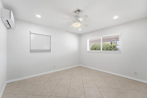 Villa ou maison à louer à Fort Lauderdale, Floride: 4 chambres, 220.36 m2 № 2085538 - photo 27