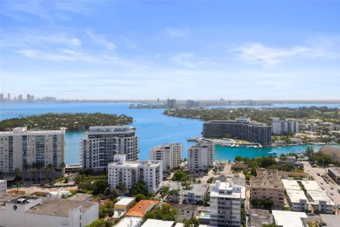Condominio en venta en Miami Beach, Florida, 2 dormitorios, 226.31 m2 № 1784040 - foto 27