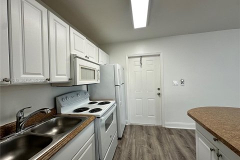 Apartment in Fort Lauderdale, Florida 1 bedroom № 2044233 - photo 10