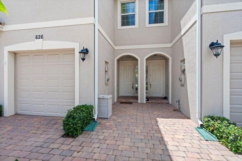 Adosado en Stuart, Florida 2 dormitorios, 158.68 m2 № 2077904