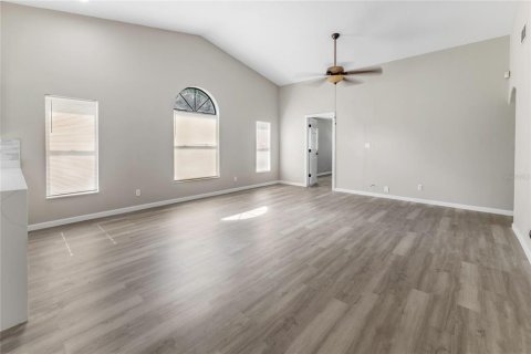 House in Winter Haven, Florida 3 bedrooms, 127.83 sq.m. № 1845252 - photo 13