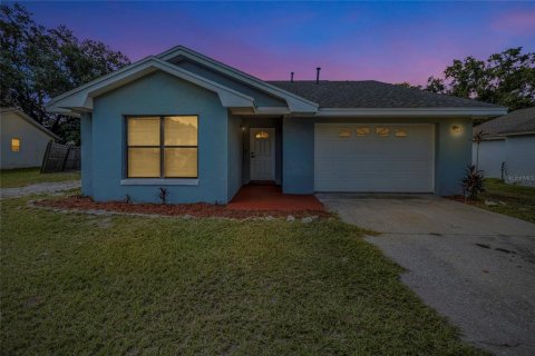 House in Winter Haven, Florida 3 bedrooms, 127.83 sq.m. № 1845252 - photo 9