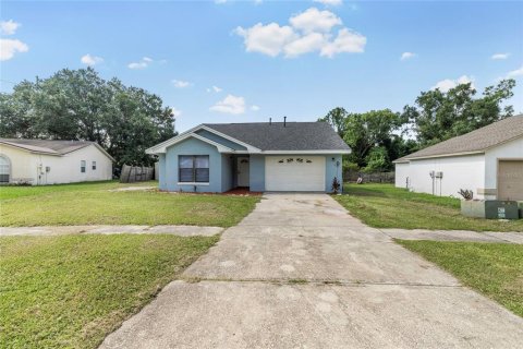 House in Winter Haven, Florida 3 bedrooms, 127.83 sq.m. № 1845252 - photo 2