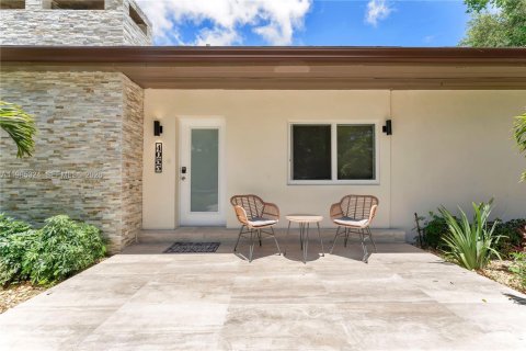 Casa en venta en Plantation, Florida, 4 dormitorios, 254.74 m2 № 2169352 - foto 2