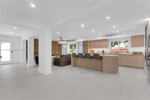 Casa en venta en Plantation, Florida, 4 dormitorios, 254.74 m2 № 2169352 - foto 7