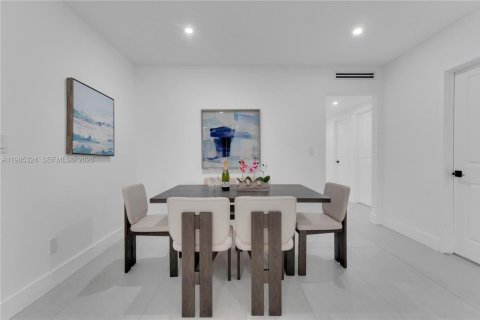 Casa en venta en Plantation, Florida, 4 dormitorios, 254.74 m2 № 2169352 - foto 14