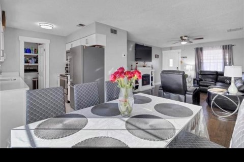 Villa ou maison à vendre à Apopka, Floride: 3 chambres, 110.18 m2 № 2120989 - photo 5