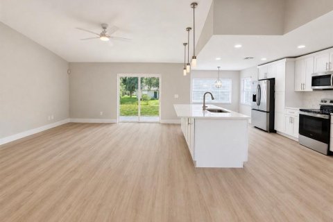Villa ou maison à vendre à Clermont, Floride: 3 chambres, 127.83 m2 № 2289744 - photo 7
