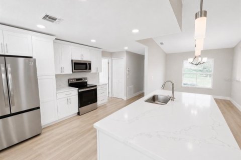 Villa ou maison à vendre à Clermont, Floride: 3 chambres, 127.83 m2 № 2289744 - photo 3