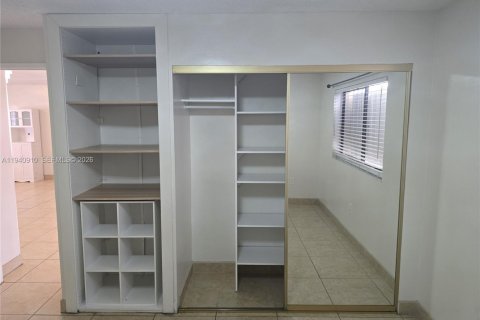 Copropriété à vendre à Hialeah, Floride: 2 chambres, 78.69 m2 № 1998052 - photo 5