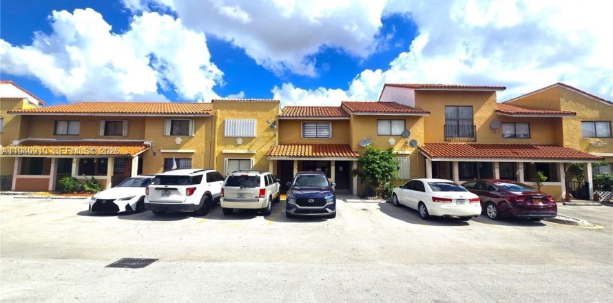 Condo à Hialeah, Floride, 2 chambres  № 1998052