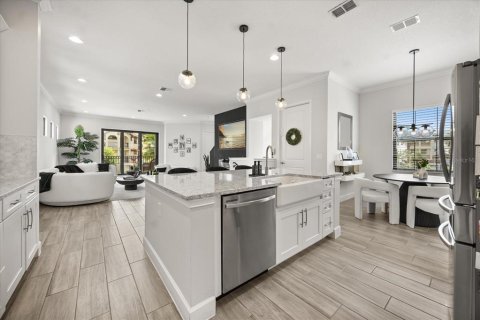 House in Orlando, Florida 4 bedrooms, 323.39 sq.m. № 1826892 - photo 15