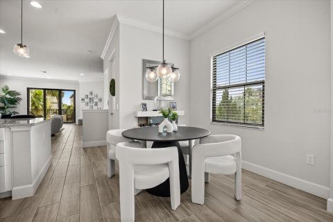 House in Orlando, Florida 4 bedrooms, 323.39 sq.m. № 1826892 - photo 16
