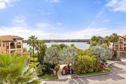 House in Orlando, Florida 4 bedrooms, 323.39 sq.m. № 1826892 - photo 8