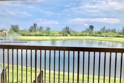 Condo in Fort Lauderdale, Florida, 2 bedrooms  № 2068628 - photo 6