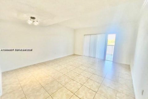 Condo in Fort Lauderdale, Florida, 2 bedrooms  № 2068628 - photo 20