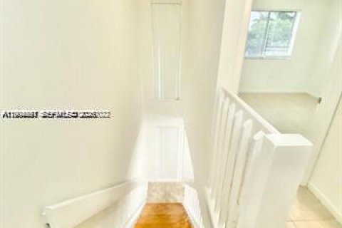 Condo in Fort Lauderdale, Florida, 2 bedrooms  № 2068628 - photo 8