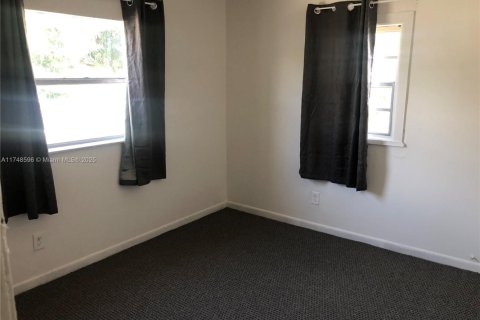House in Miami Gardens, Florida 3 bedrooms, 98.2 sq.m. № 1716355 - photo 5