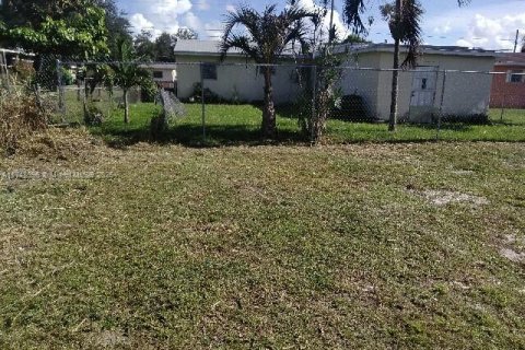 House in Miami Gardens, Florida 3 bedrooms, 98.2 sq.m. № 1716355 - photo 8