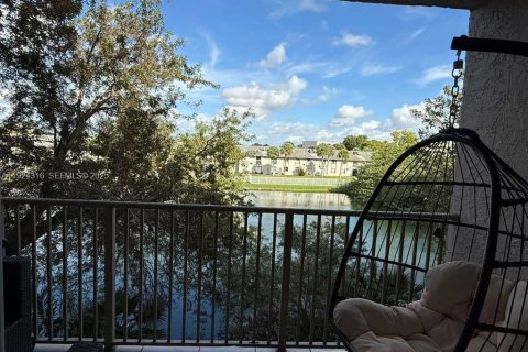 Copropriété à louer à Miami, Floride: 2 chambres, 82.4 m2 № 1982829 - photo 20