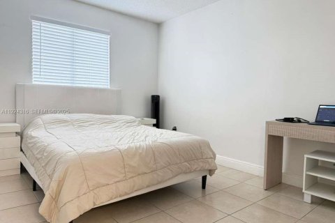 Copropriété à louer à Miami, Floride: 2 chambres, 82.4 m2 № 1982829 - photo 17