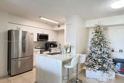 Copropriété à louer à Miami, Floride: 2 chambres, 82.4 m2 № 1982829 - photo 13