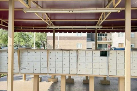 Copropriété à louer à Miami, Floride: 2 chambres, 82.4 m2 № 1982829 - photo 26