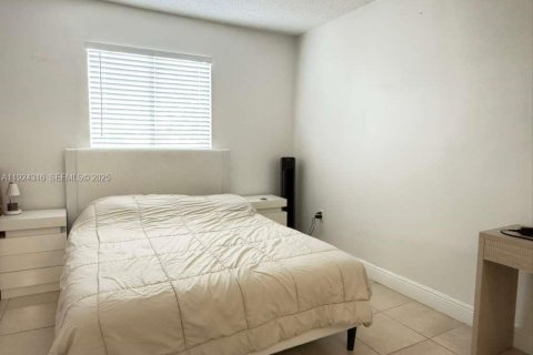 Copropriété à louer à Miami, Floride: 2 chambres, 82.4 m2 № 1982829 - photo 5