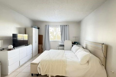 Copropriété à louer à Miami, Floride: 2 chambres, 82.4 m2 № 1982829 - photo 19